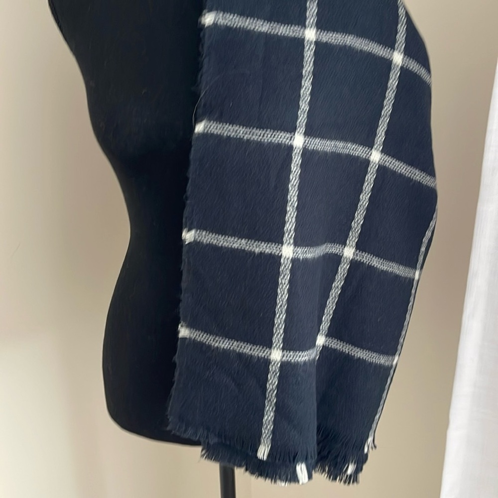Athleta blue checked blanket scarf